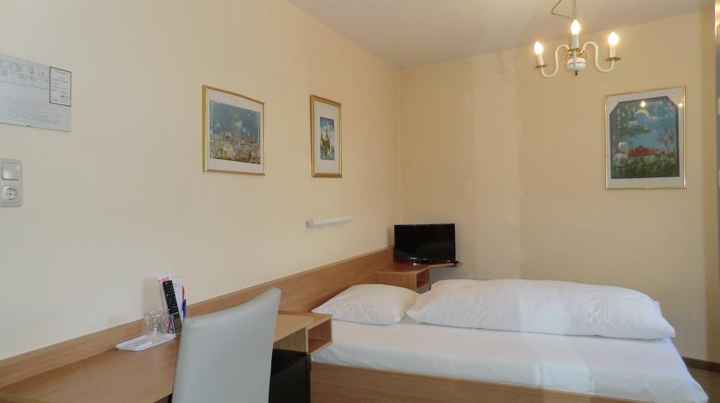Hotel Simon Gauting Δωμάτιο φωτογραφία