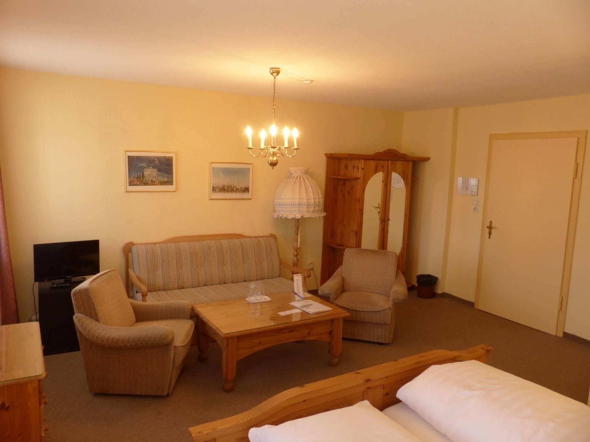Hotel Simon Gauting Εξωτερικό φωτογραφία