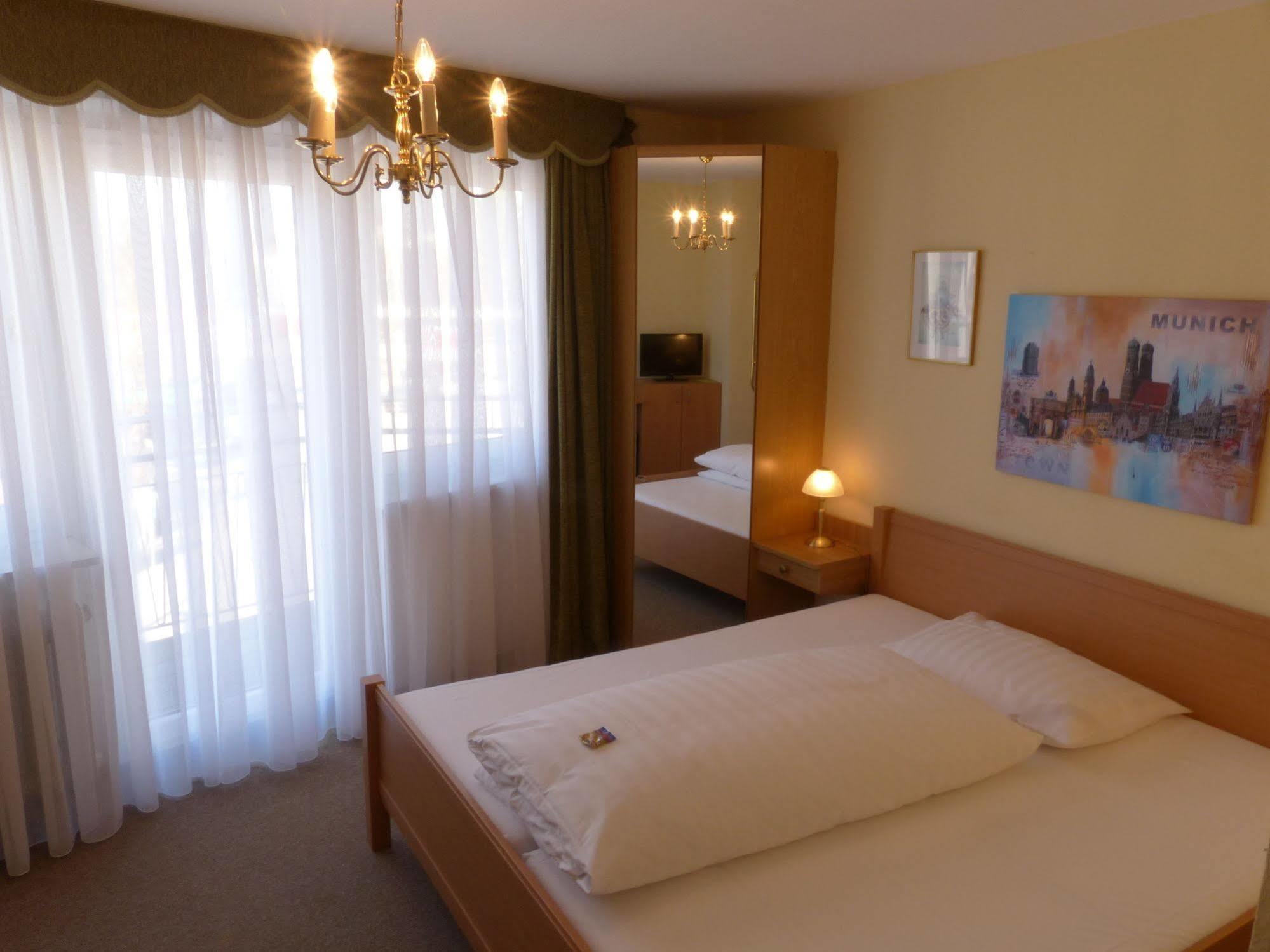 Hotel Simon Gauting Εξωτερικό φωτογραφία